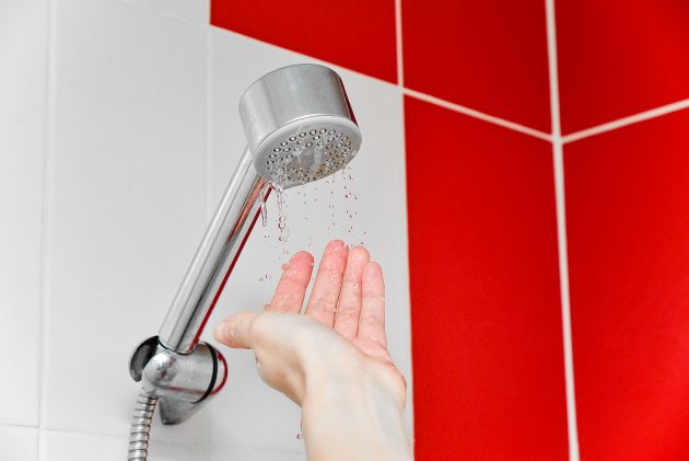 5 Reasons for Low Water Pressure in the Shower