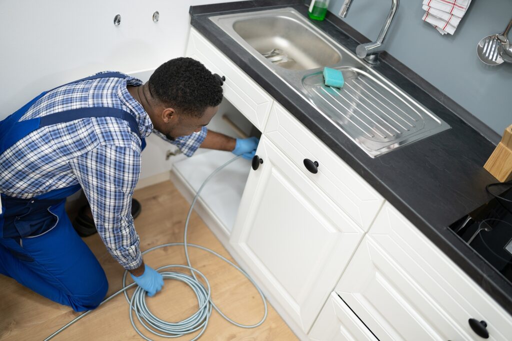 When a Clogged Drain Becomes a Plumbing Emergency and What to Do Next